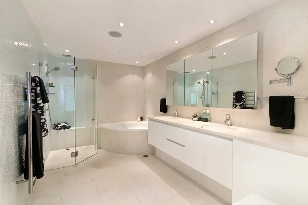 Painter West Lakes